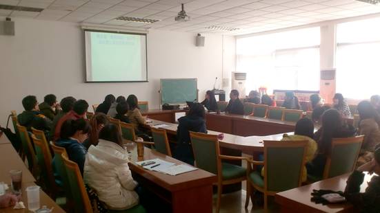 XCsports李连军副经理为2012级会计专业硕士同学带来精彩讲座